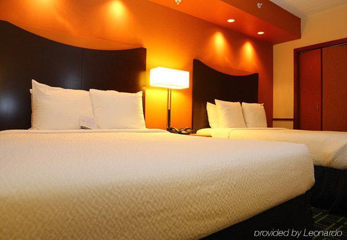 Hotel Fairfield And By Marriott San Antonio Northeast / / Rafb