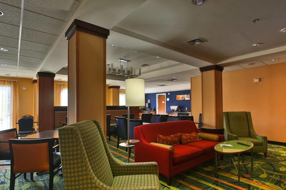 Fairfield And By Marriott San Antonio Northeast / / Rafb 3*
