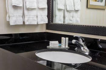 Hotel Fairfield And By Marriott San Antonio Northeast / / Rafb 3*