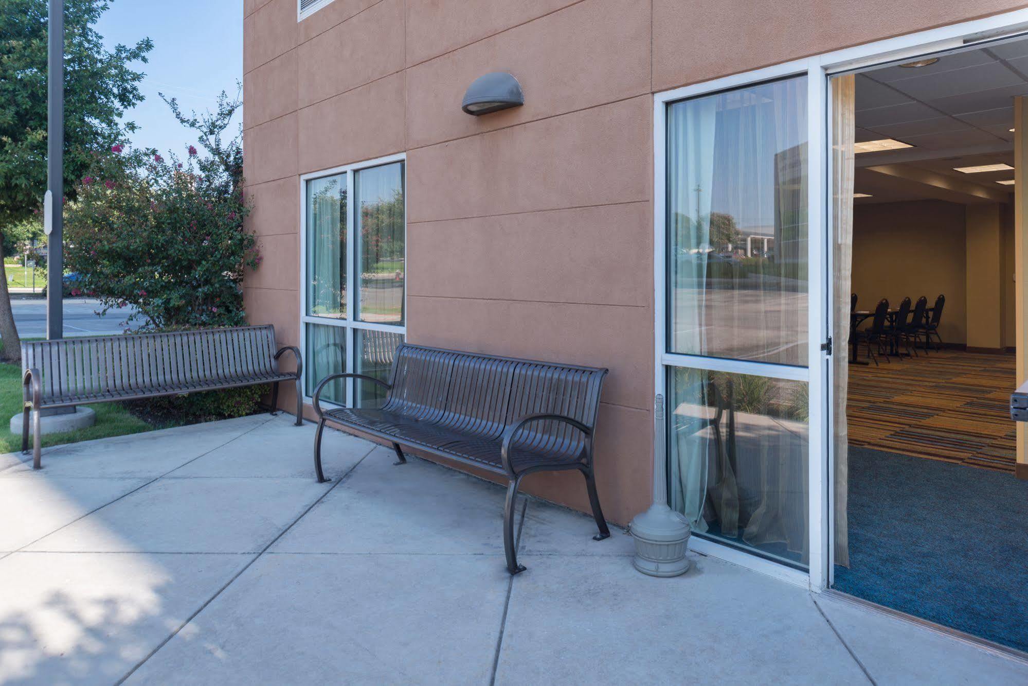 Hotel Fairfield And By Marriott San Antonio Northeast / / Rafb